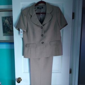 Woman's pant suit
